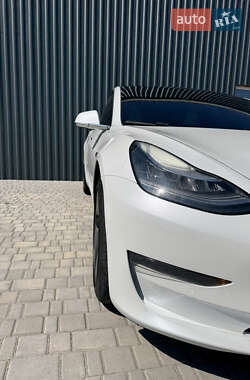 Седан Tesla Model 3 2020 в 