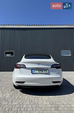 Седан Tesla Model 3 2020 в 