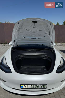 Седан Tesla Model 3 2020 в 