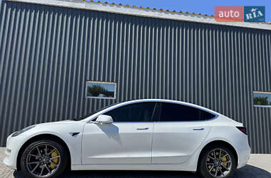 Седан Tesla Model 3 2020 в 