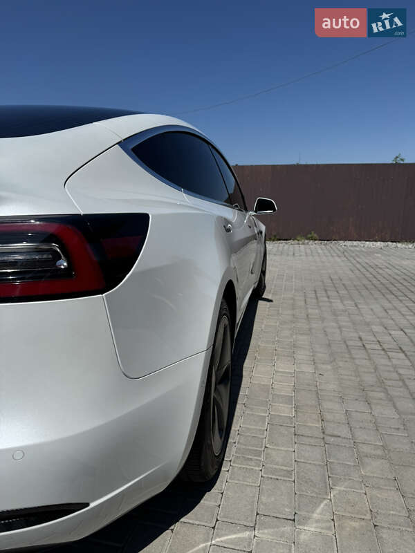 Седан Tesla Model 3 2020 в Белой Церкви