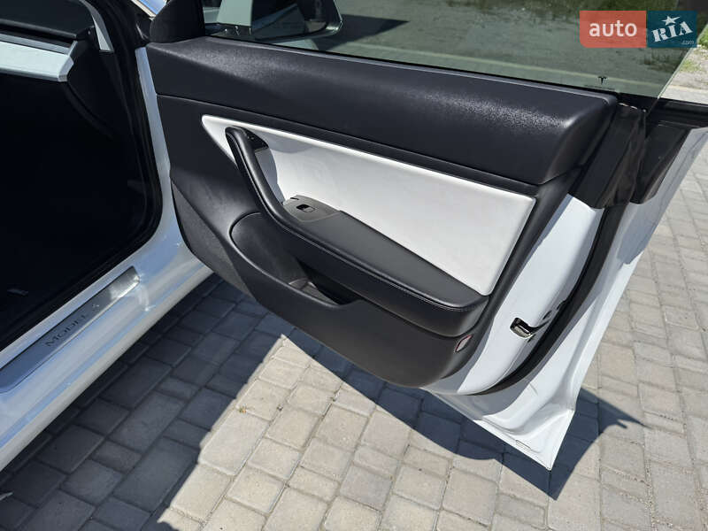 Седан Tesla Model 3 2020 в Белой Церкви