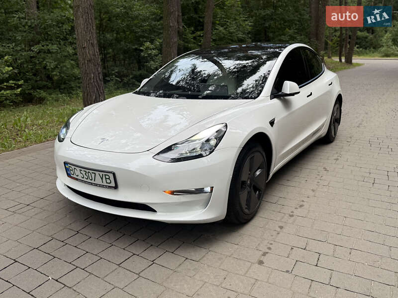Tesla Model 3 2021