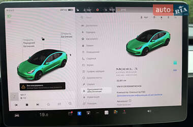 Седан Tesla Model 3 2021 в 