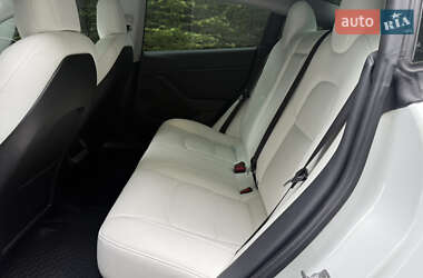 Седан Tesla Model 3 2021 в 
