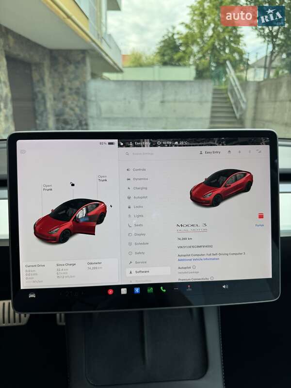 Седан Tesla Model 3 2021 в Львове