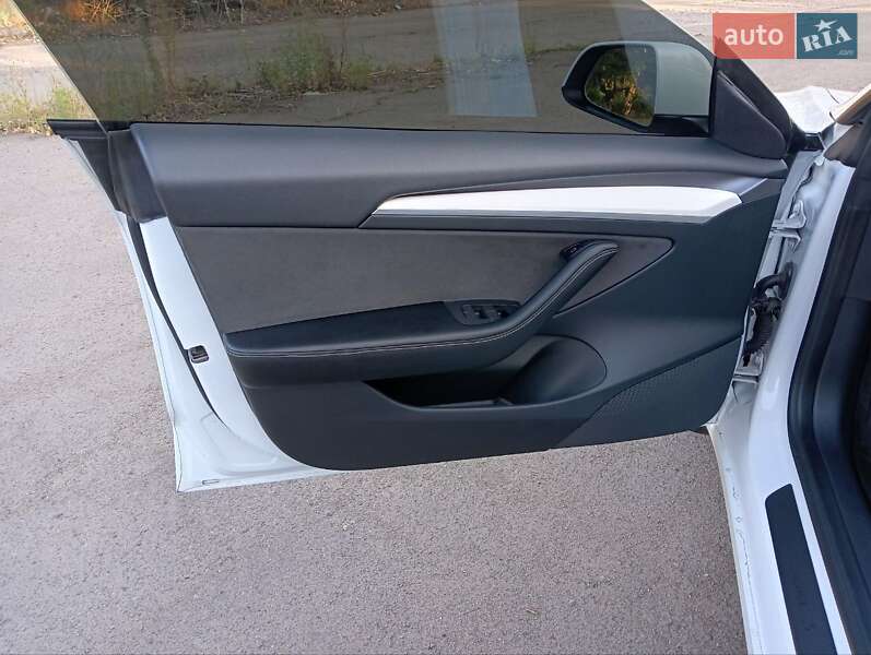 Седан Tesla Model 3 2022 в Кривому Розі фото 17 Седан Tesla Model 3 2022 в Кривому Розі