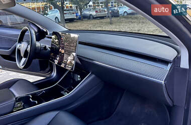 Седан Tesla Model 3 2018 в 