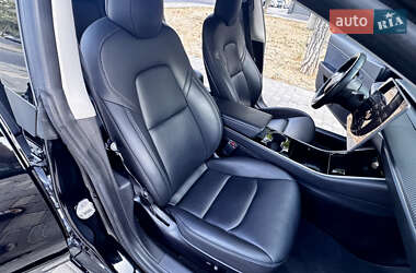 Седан Tesla Model 3 2018 в 
