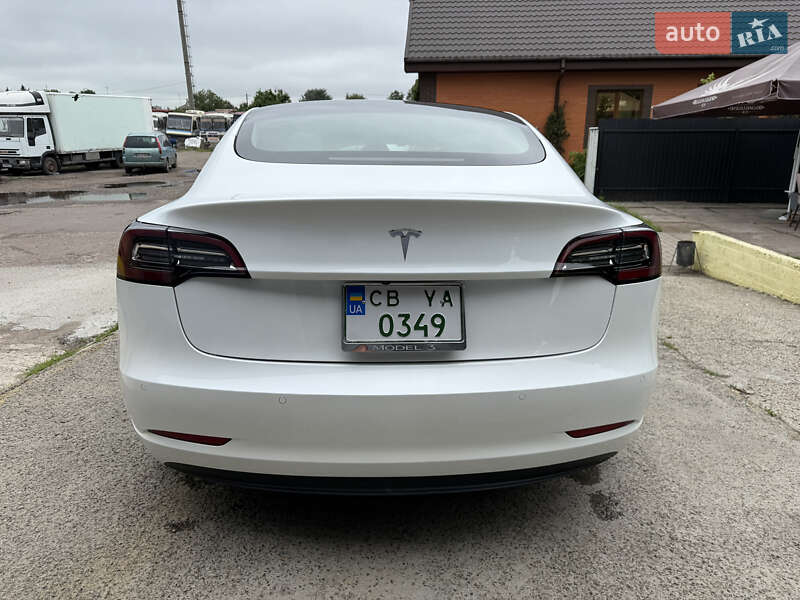 Седан Tesla Model 3 2021 в Ніжині