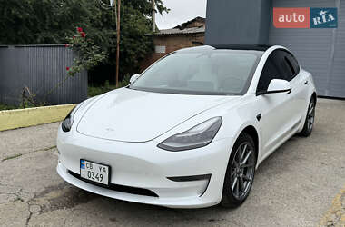 Седан Tesla Model 3 2021 в 