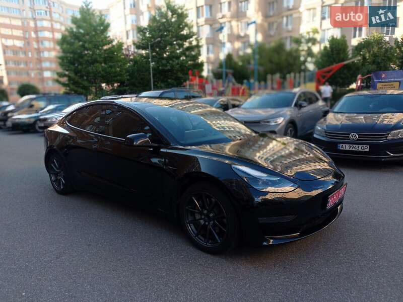 Tesla Model 3 2021