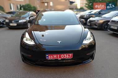Седан Tesla Model 3 2021 в 