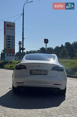 Седан Tesla Model 3 2021 в 