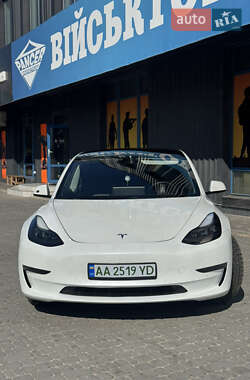 Седан Tesla Model 3 2021 в 
