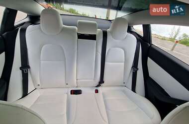 Седан Tesla Model 3 2018 в 