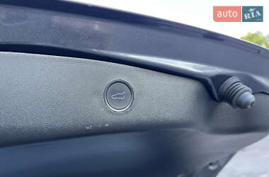 Седан Tesla Model 3 2020 в 
