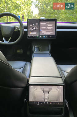 Седан Tesla Model 3 2024 в 