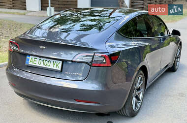 Седан Tesla Model 3 2021 в 