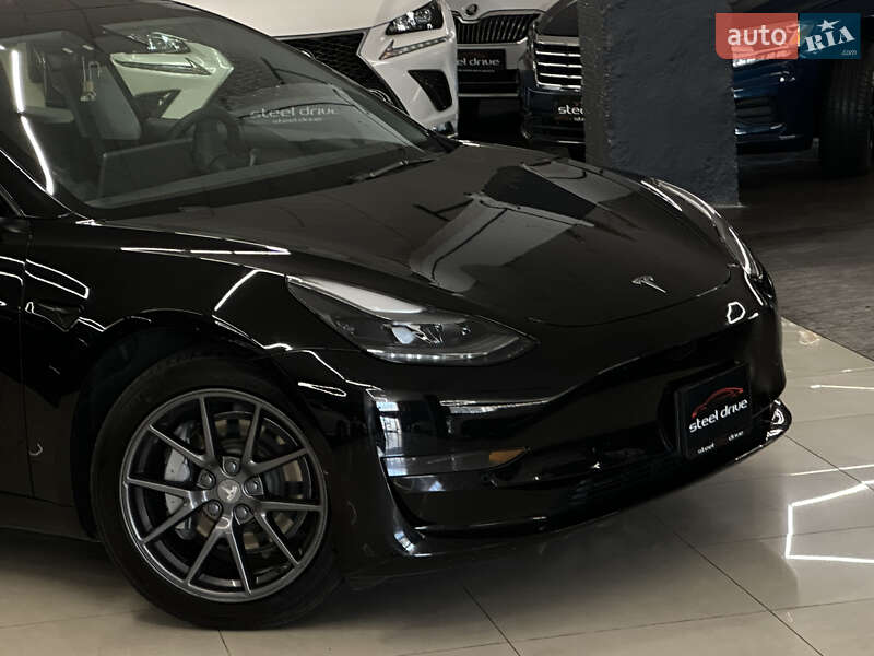 Седан Tesla Model 3 2021 в Миколаєві