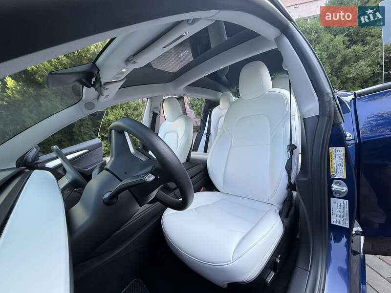 Седан Tesla Model 3 2022 в Днепре