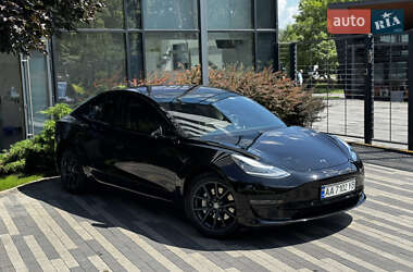 Седан Tesla Model 3 2018 в 