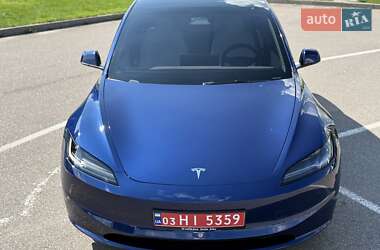 Седан Tesla Model 3 2024 в 
