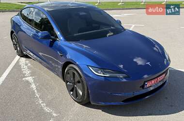 Седан Tesla Model 3 2024 в 