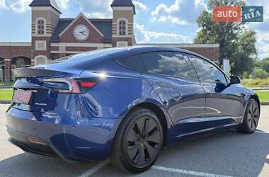 Седан Tesla Model 3 2024 в 