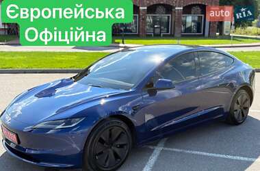 Седан Tesla Model 3 2024 в Киеве