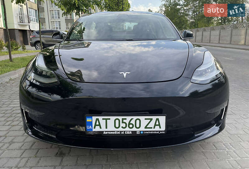 Седан Tesla Model 3 2019 в Ивано-Франковске