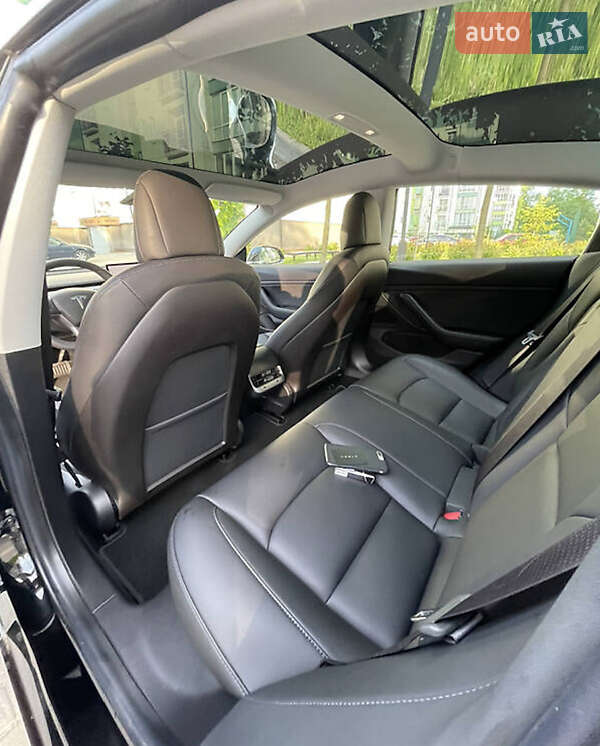 Седан Tesla Model 3 2019 в Ивано-Франковске