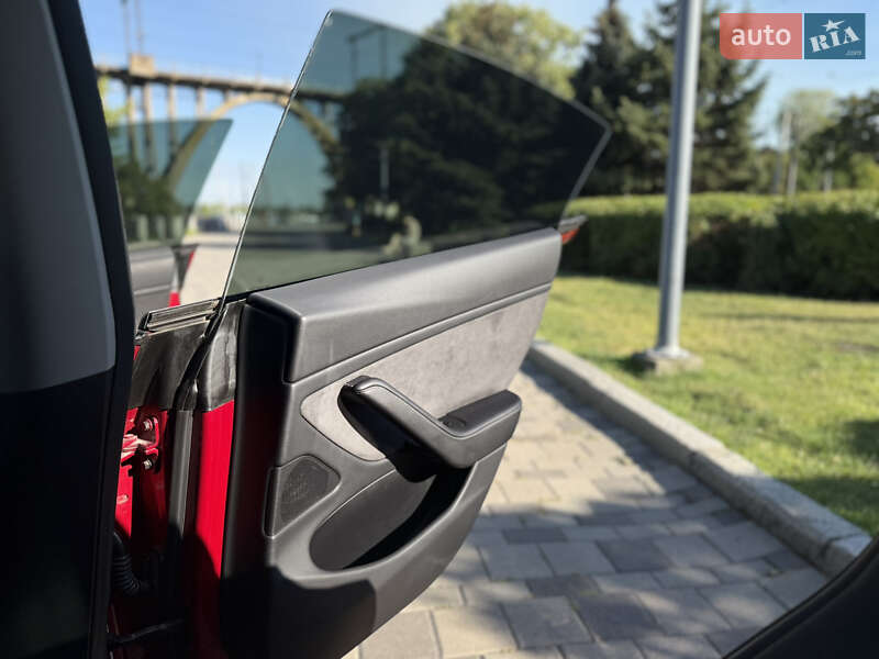 Седан Tesla Model 3 2018 в Дніпрі