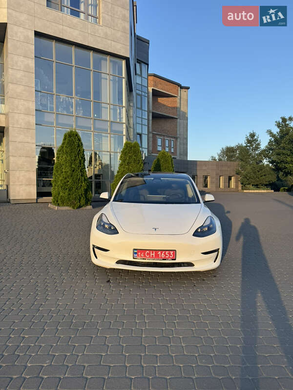 Седан Tesla Model 3 2023 в Хмельницком