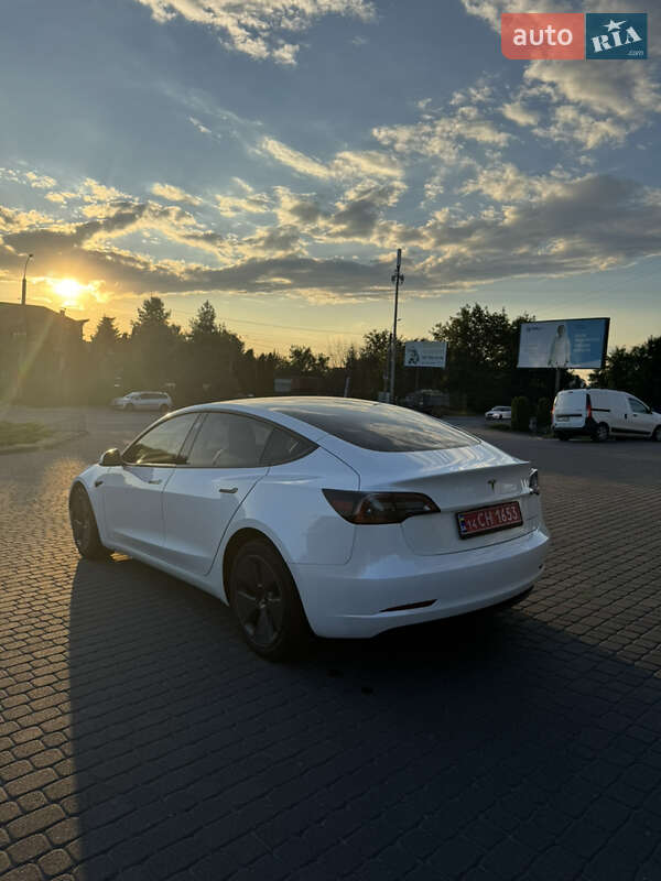 Седан Tesla Model 3 2023 в Хмельницком