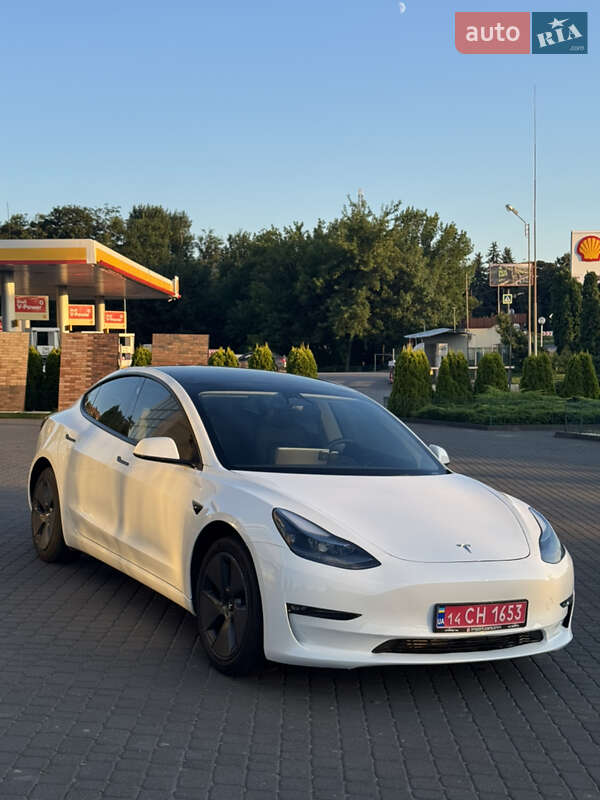 Седан Tesla Model 3 2023 в Хмельницком