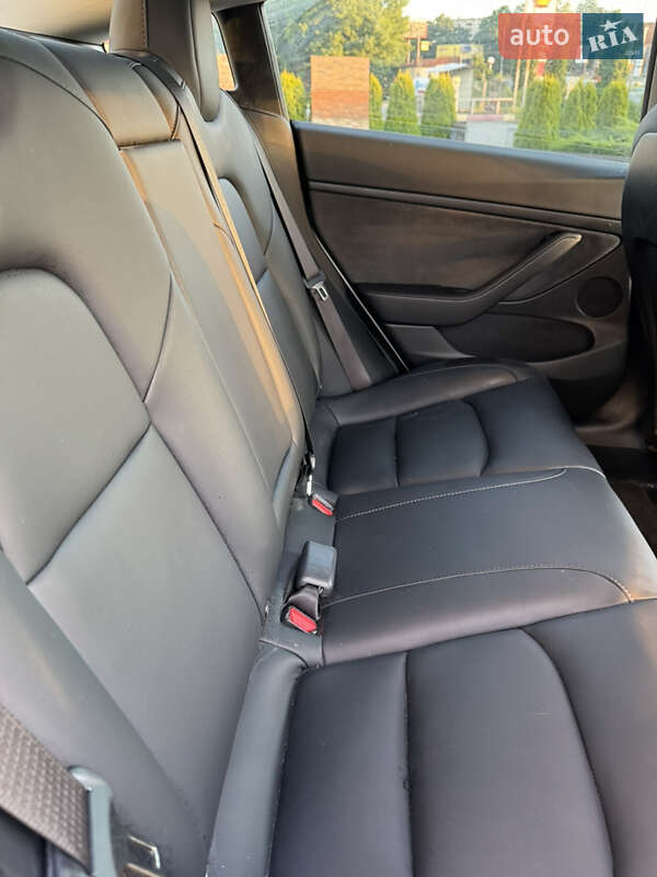 Седан Tesla Model 3 2023 в Хмельницком