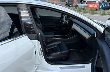 Седан Tesla Model 3 2018 в 