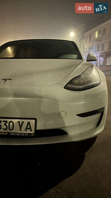 Седан Tesla Model 3 2018 в Львові