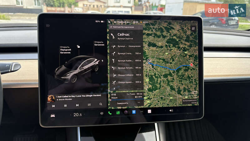 Седан Tesla Model 3 2018 в Львові