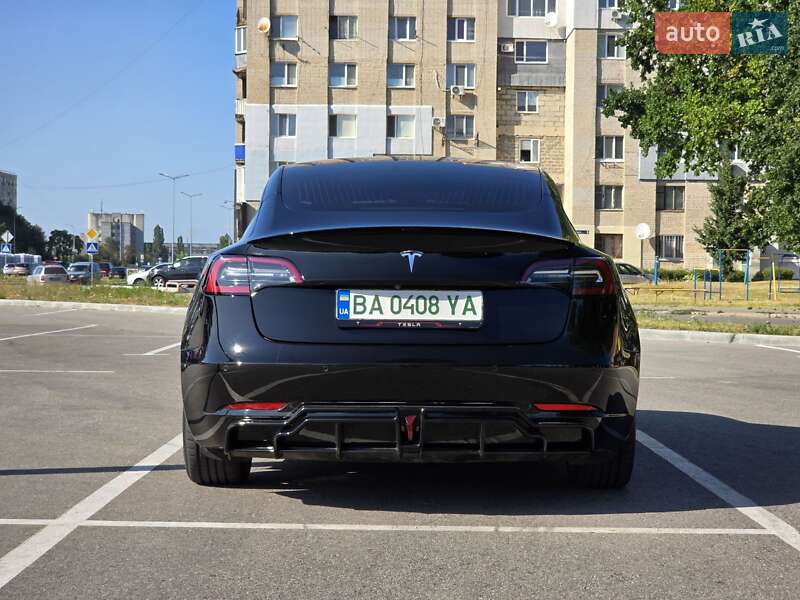 Седан Tesla Model 3 2019 в Кропивницком