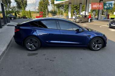 Седан Tesla Model 3 2023 в 