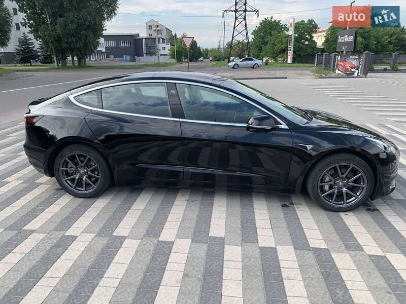 Седан Tesla Model 3 2018 в Львове фото 7 Седан Tesla Model 3 2018 в Львове