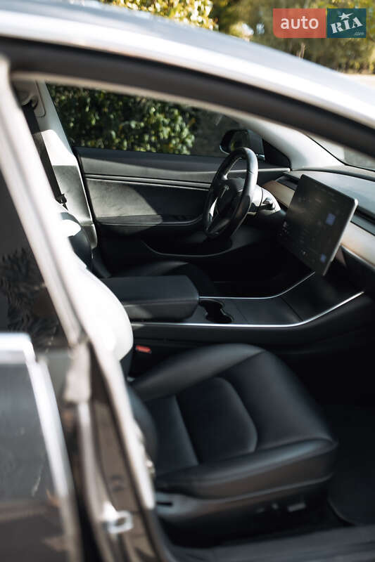Седан Tesla Model 3 2018 в Запорожье