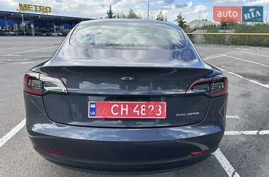 Седан Tesla Model 3 2023 в 