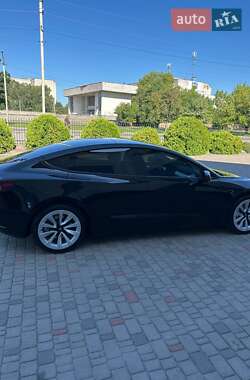 Седан Tesla Model 3 2023 в Луцке