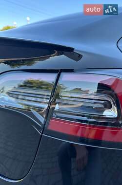 Седан Tesla Model 3 2023 в Луцке