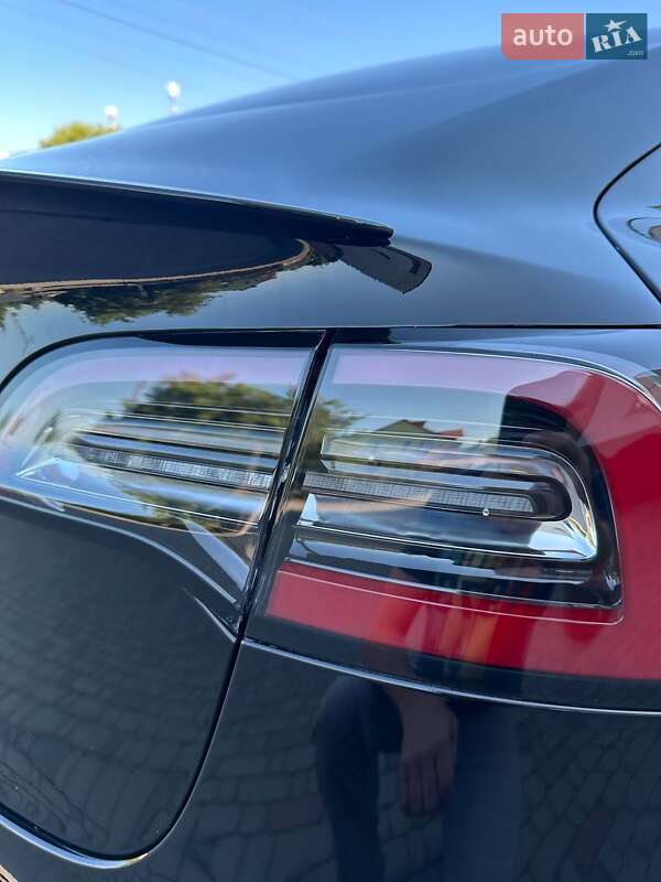 Седан Tesla Model 3 2023 в Луцке