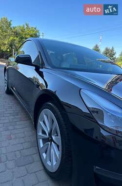Седан Tesla Model 3 2023 в Луцке