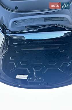 Седан Tesla Model 3 2023 в Луцке